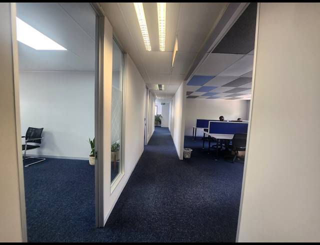 626M² OFFICE TO LET IN RANDJESPARK
